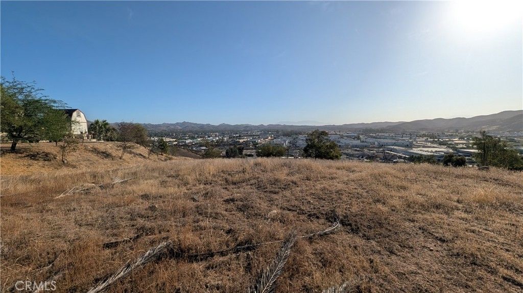 2 Hill Avenue, Lake Elsinore, CA 92530