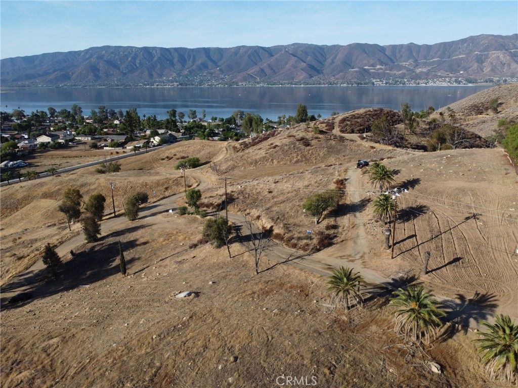 2 Hill Avenue, Lake Elsinore, CA 92530 — photo 2