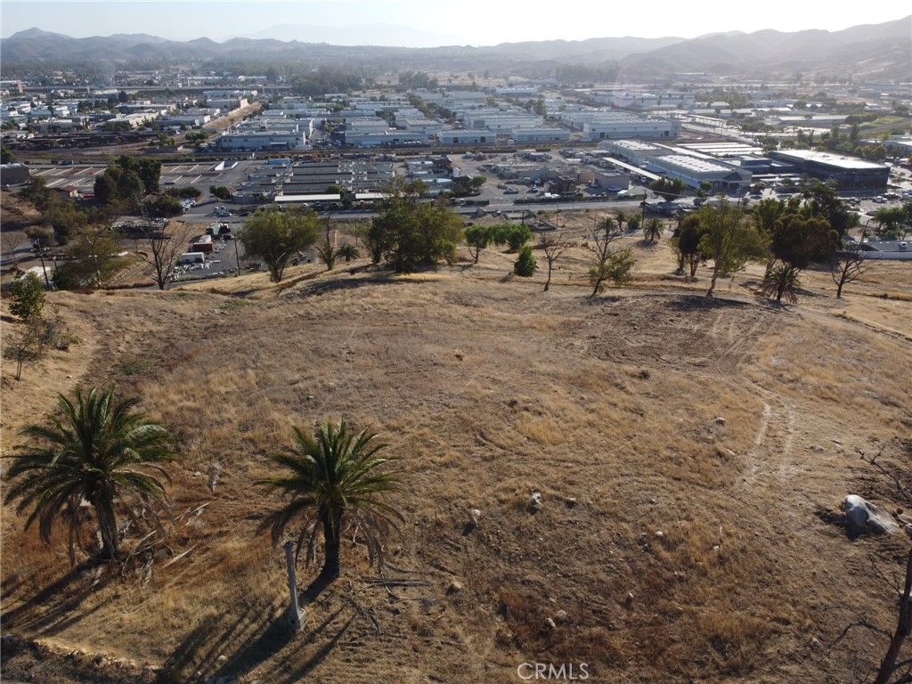 2 Hill Avenue, Lake Elsinore, CA 92530 — photo 3