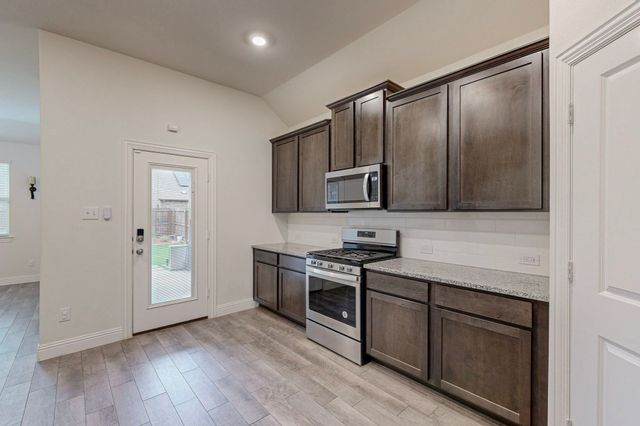 10925 Klondike Lane, Aubrey, TX 76227