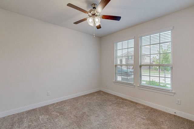 10925 Klondike Lane, Aubrey, TX 76227