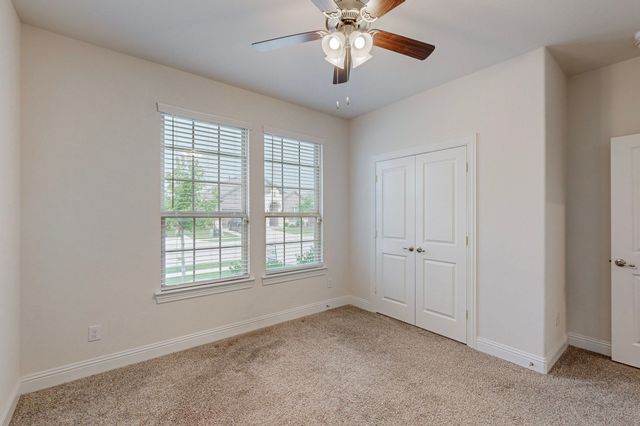 10925 Klondike Lane, Aubrey, TX 76227