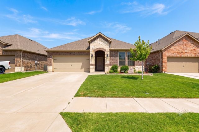 10925 Klondike Lane, Aubrey, TX 76227