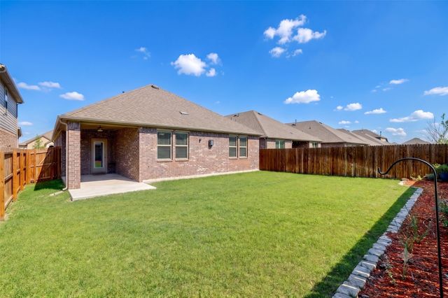 10925 Klondike Lane, Aubrey, TX 76227