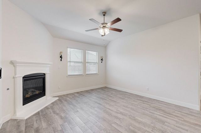 10925 Klondike Lane, Aubrey, TX 76227