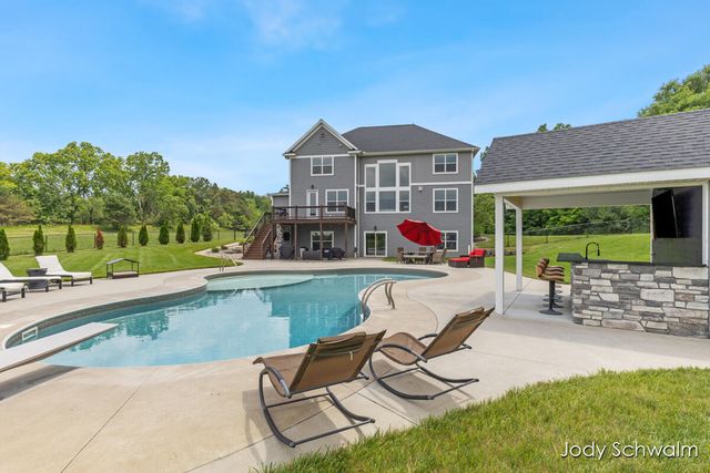 3619 12 Mile Road NE, Rockford, MI 49341