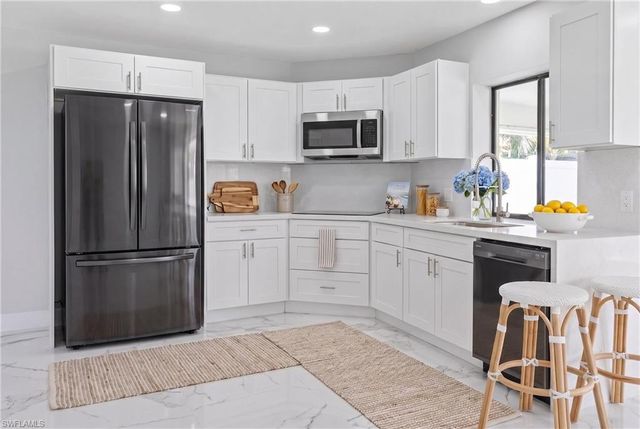 1417 Everest PKWY E, Cape Coral, FL 33904