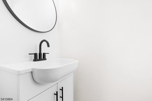 9 Adelaide Ter, West Milford Twp., NJ 07480