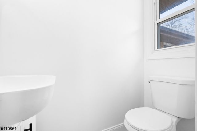 9 Adelaide Ter, West Milford Twp., NJ 07480