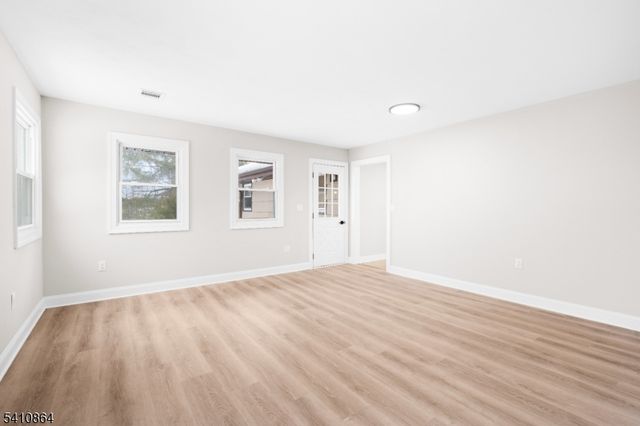 9 Adelaide Ter, West Milford Twp., NJ 07480