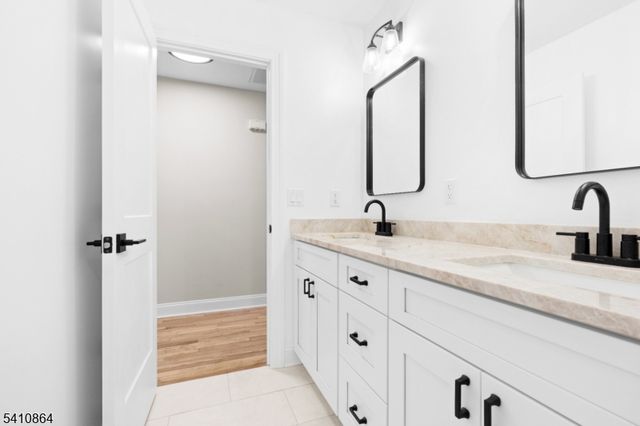 9 Adelaide Ter, West Milford Twp., NJ 07480