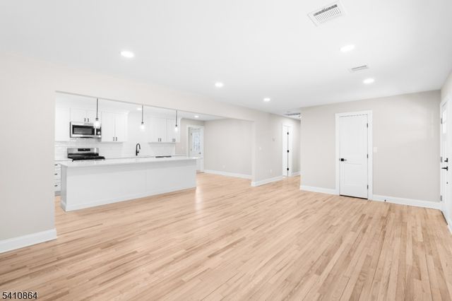 9 Adelaide Ter, West Milford Twp., NJ 07480