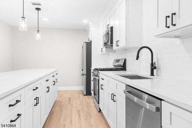 9 Adelaide Ter, West Milford Twp., NJ 07480