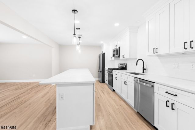 9 Adelaide Ter, West Milford Twp., NJ 07480