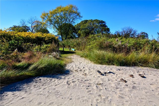 25 Webb Avenue, Warwick, RI 02889