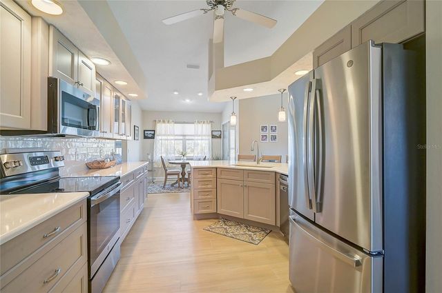 426 BERMUDA ISLES CIRCLE, Venice, FL 34292