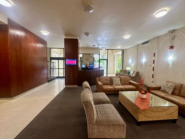 6007 N Sheridan Road 6H, Chicago, IL 60660