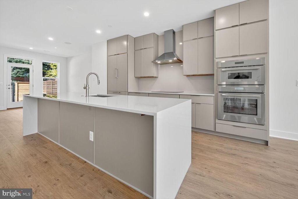 5348 ZENITH OLOOK, Bethesda, MD 20816