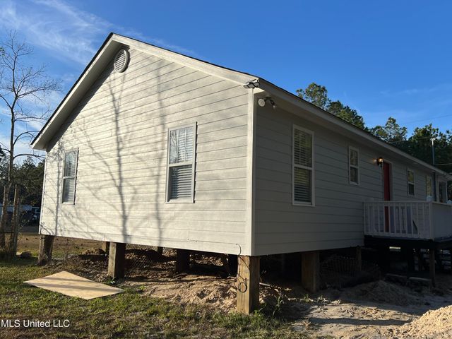 6077 E Kemper Street, Bay Saint Louis, MS 39520