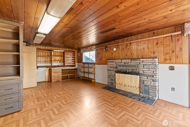 607 S H Street, Port Angeles, WA 98363