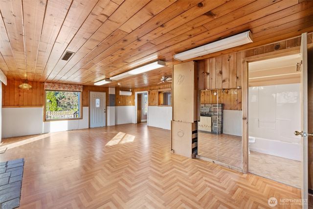 607 S H Street, Port Angeles, WA 98363