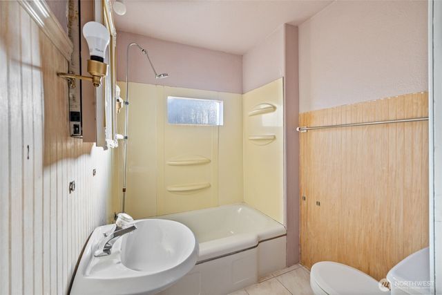 607 S H Street, Port Angeles, WA 98363