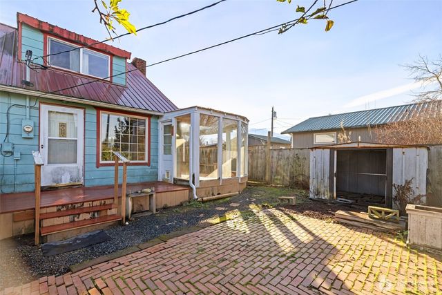 607 S H Street, Port Angeles, WA 98363