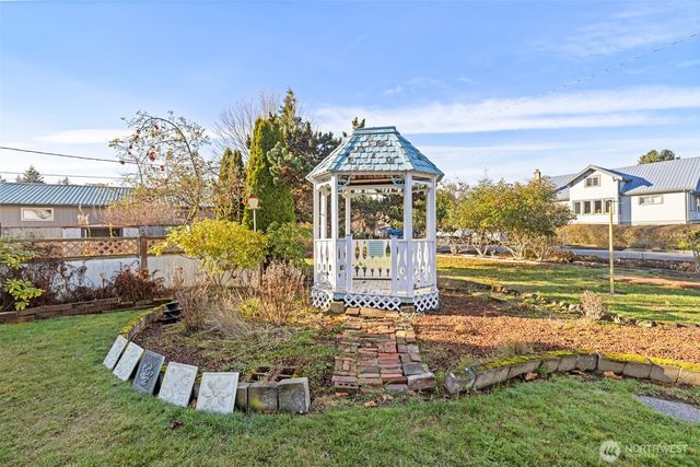 607 S H Street, Port Angeles, WA 98363