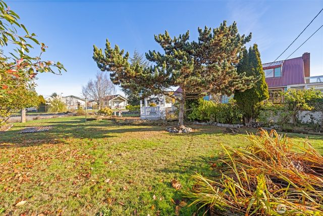 607 S H Street, Port Angeles, WA 98363