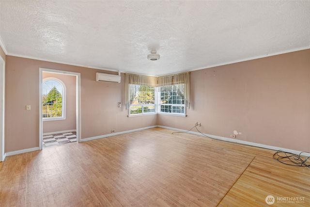 607 S H Street, Port Angeles, WA 98363