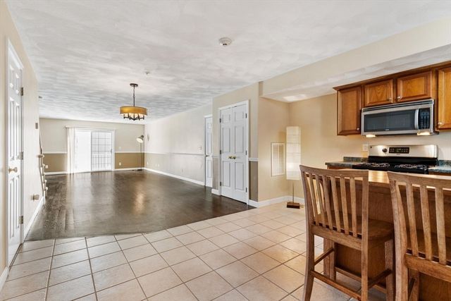 18 Dale St 9D, Andover, MA 01810