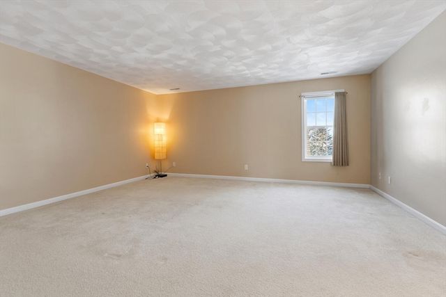 18 Dale St 9D, Andover, MA 01810