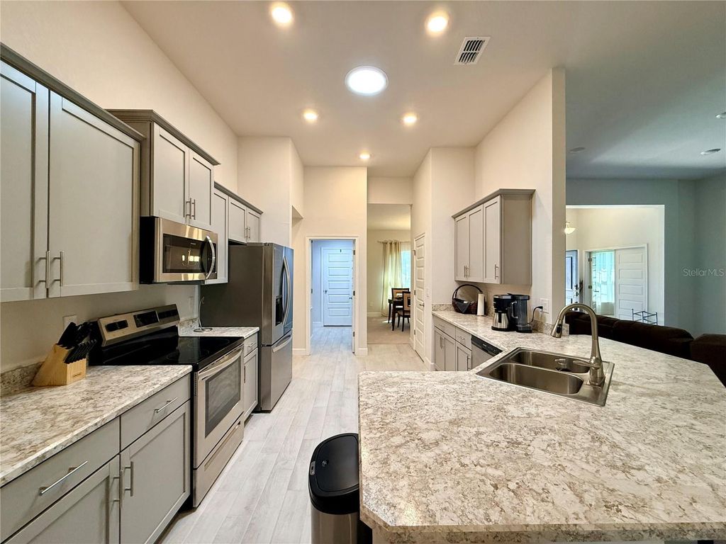 Image 27 of property listing at 9832 SW 46TH COURT, Ocala, FL 34476