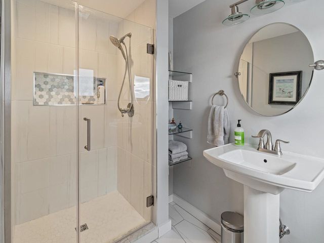 283 Appletree Point Road, Burlington, VT 05408