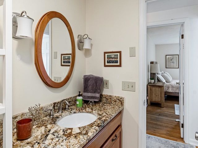 283 Appletree Point Road, Burlington, VT 05408