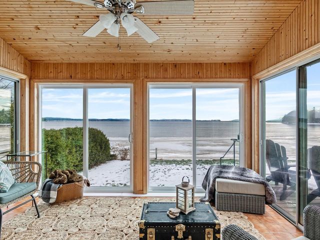 283 Appletree Point Road, Burlington, VT 05408