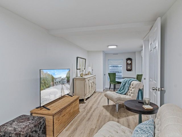 283 Appletree Point Road, Burlington, VT 05408