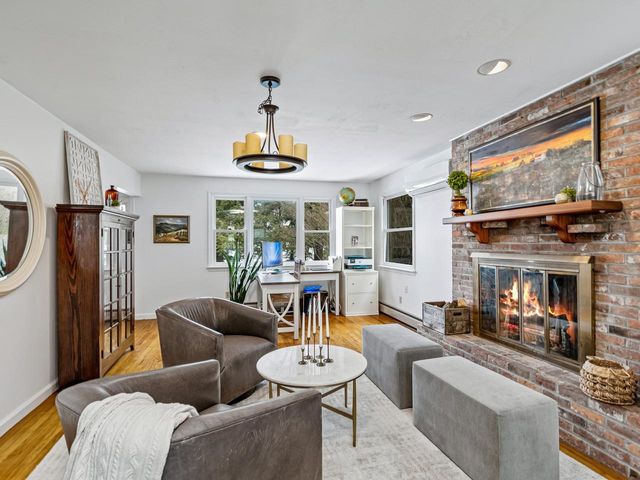 283 Appletree Point Road, Burlington, VT 05408