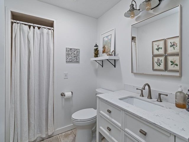 283 Appletree Point Road, Burlington, VT 05408