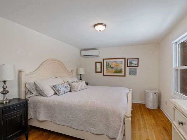 283 Appletree Point Road, Burlington, VT 05408