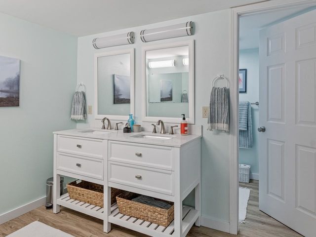 283 Appletree Point Road, Burlington, VT 05408