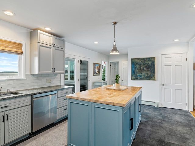 283 Appletree Point Road, Burlington, VT 05408