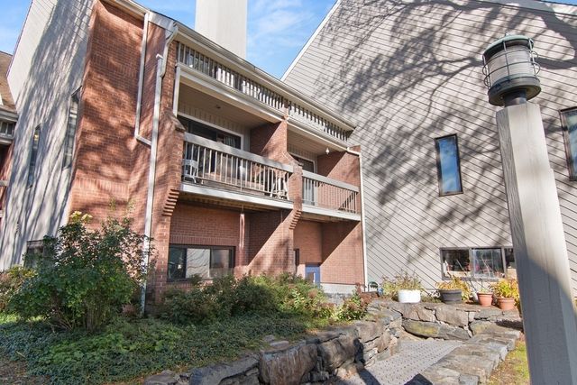 7 River Road 306, Greenwich, CT 06807