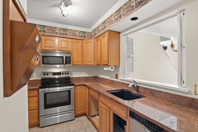 7 River Road 306, Greenwich, CT 06807