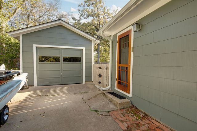 1211 Marsteller Avenue, College Station, TX 77840