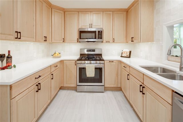 1211 Marsteller Avenue, College Station, TX 77840