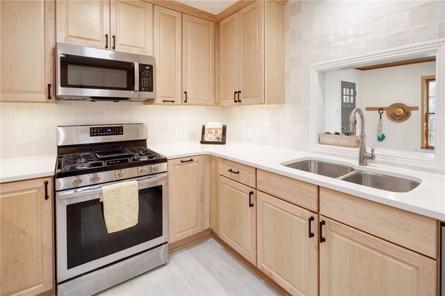 1211 Marsteller Avenue, College Station, TX 77840