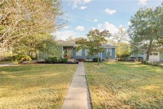 1211 Marsteller Avenue, College Station, TX 77840