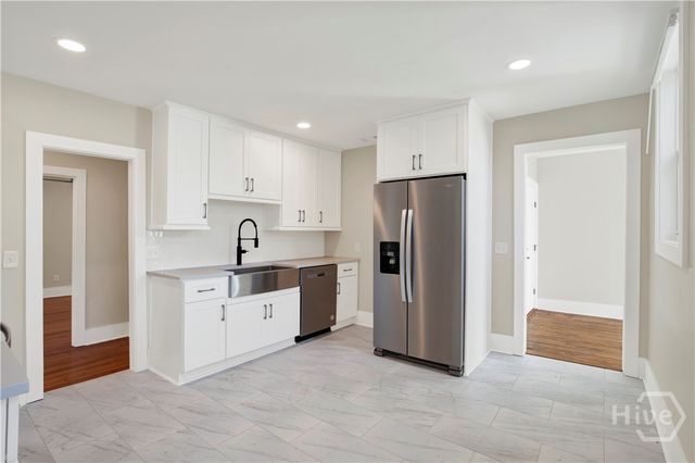 221 W Duffy Street, Savannah, GA 31401