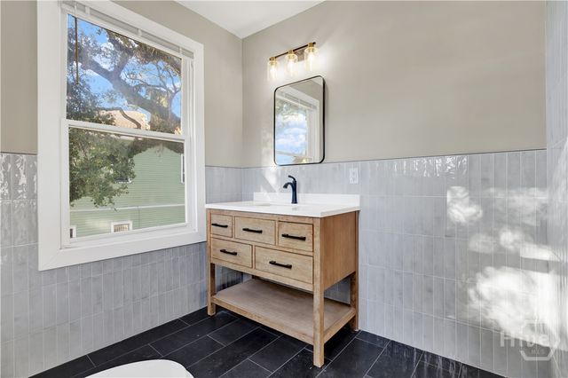 221 W Duffy Street, Savannah, GA 31401